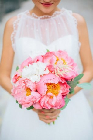 Букет невесты с огромными цветами